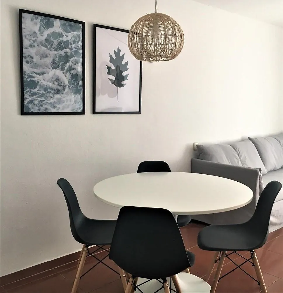 Apartments Mar De Tossa 또사데마르 0*,  스페인