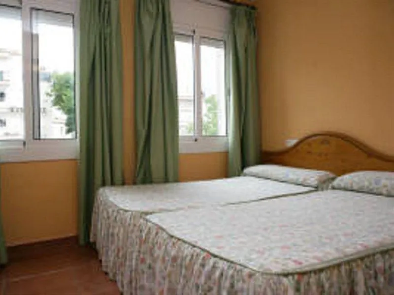 Apartments Mar De Tossa 또사데마르 0*,  스페인